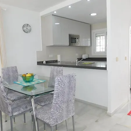 Apartment Duquesa Beach House *