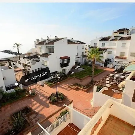 Duquesa Beach House Apartment