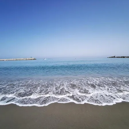 Duquesa Beach House Apartamento